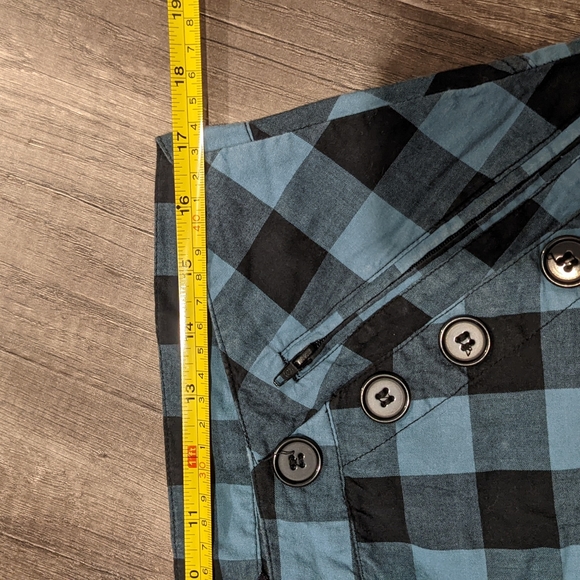 Nikita Bermuda Shorts Green/Black Size Large - Picture 2 of 3